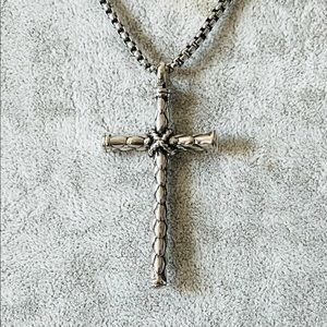 Men’s stainless steel cross pendant necklace